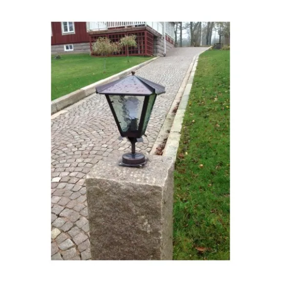 Gustav fotlykta, svart/gult katedralglas