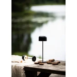 Lille mini bordslampa usb 2200K/2700K dimbar Svart