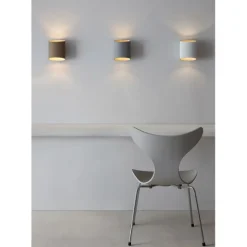 Sinne G9 vägglampa, sandstruktur/mässing