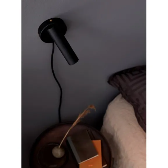 Slender vägglampa svart struktur /mässing