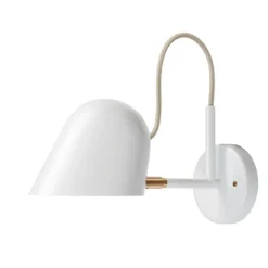 Streck vägglampa med kopplingshus, Vit/mässing