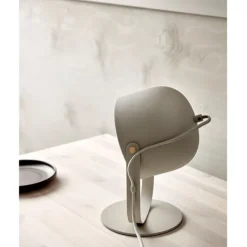 Svejk 18 bordslampa, beige